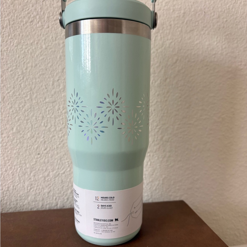 NWT Stanley 30oz Winter Wonderland Collection Seaglass Gloss Flip Straw - Picture 2 of 5